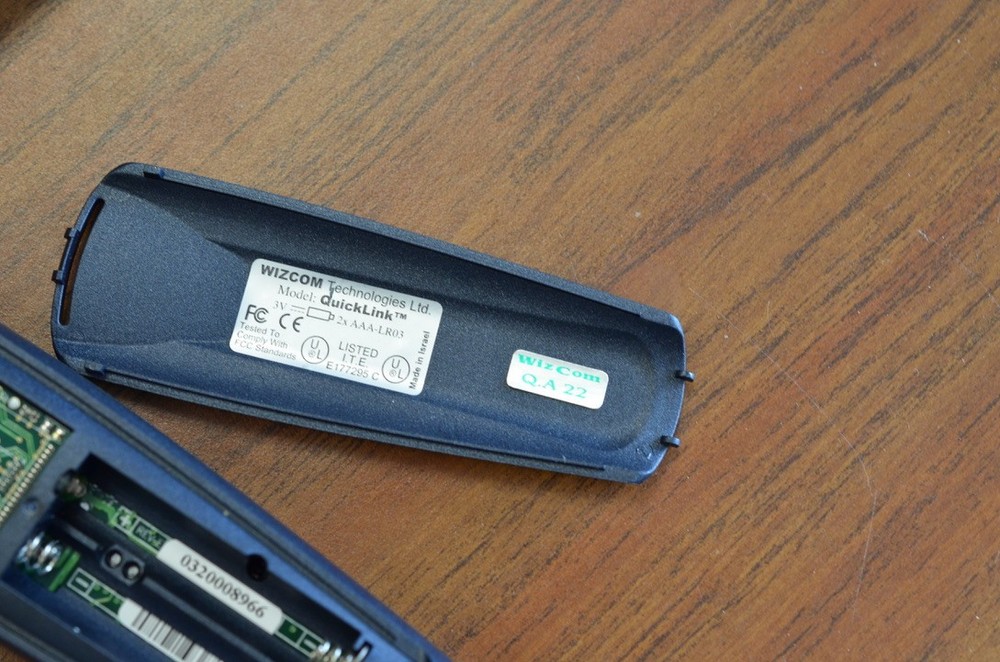 Wizcom Technologies model Quicklink with case