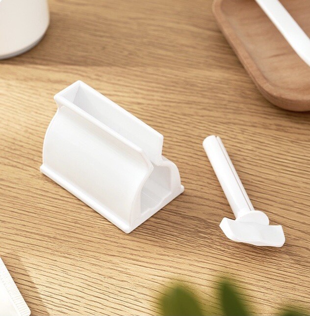 Minimalist Space Saving Toothpaste Holder Squeezer