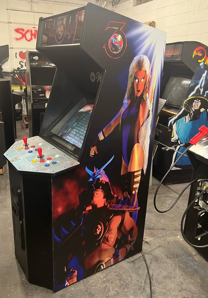 ULTIMATE MORTAL KOMBAT 3 ARCADE MACHINE by MIDWAY 1995 (Excellent Condition)