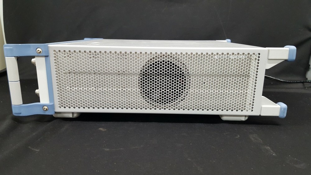 R&S CMWS: Advanced RF Switch Matrix for CMW500 (2248)
