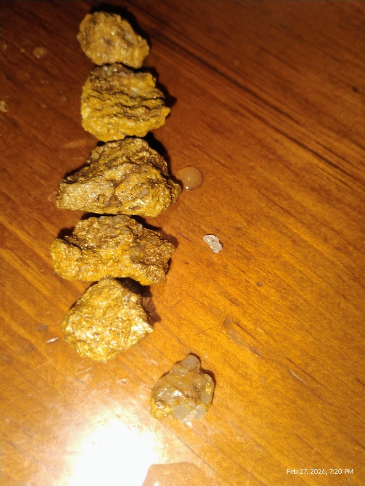 cristalline gold specimen