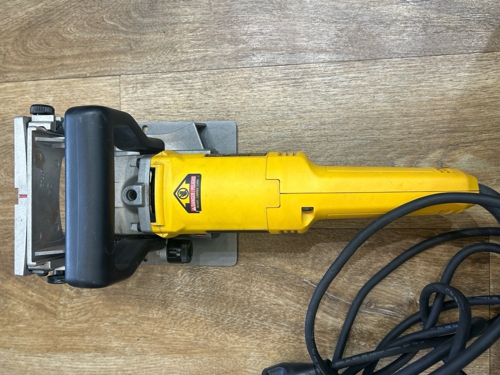DEWALT DW682 (SBL009577)