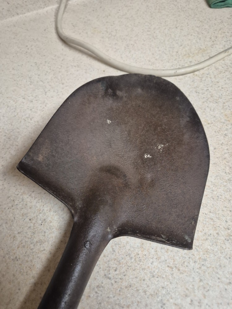 WW1 trench shovel