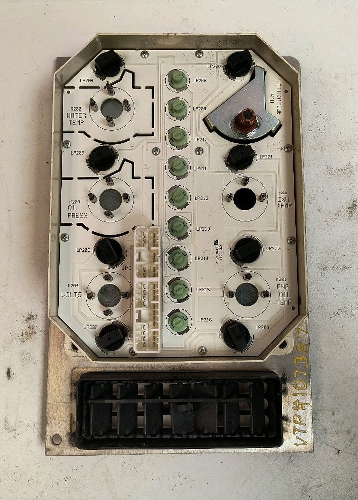INTERNATIONAL 3998641C91 CLUSTER INSTRUMENT