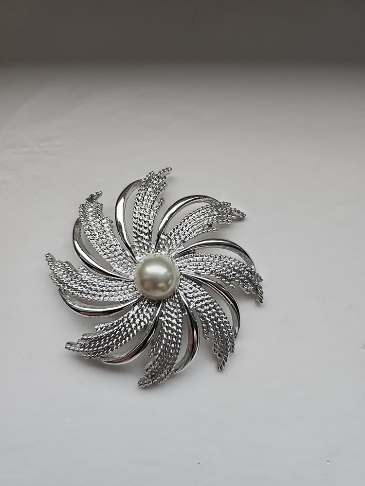 Beautiful Brooch From Canada  Silver Tone