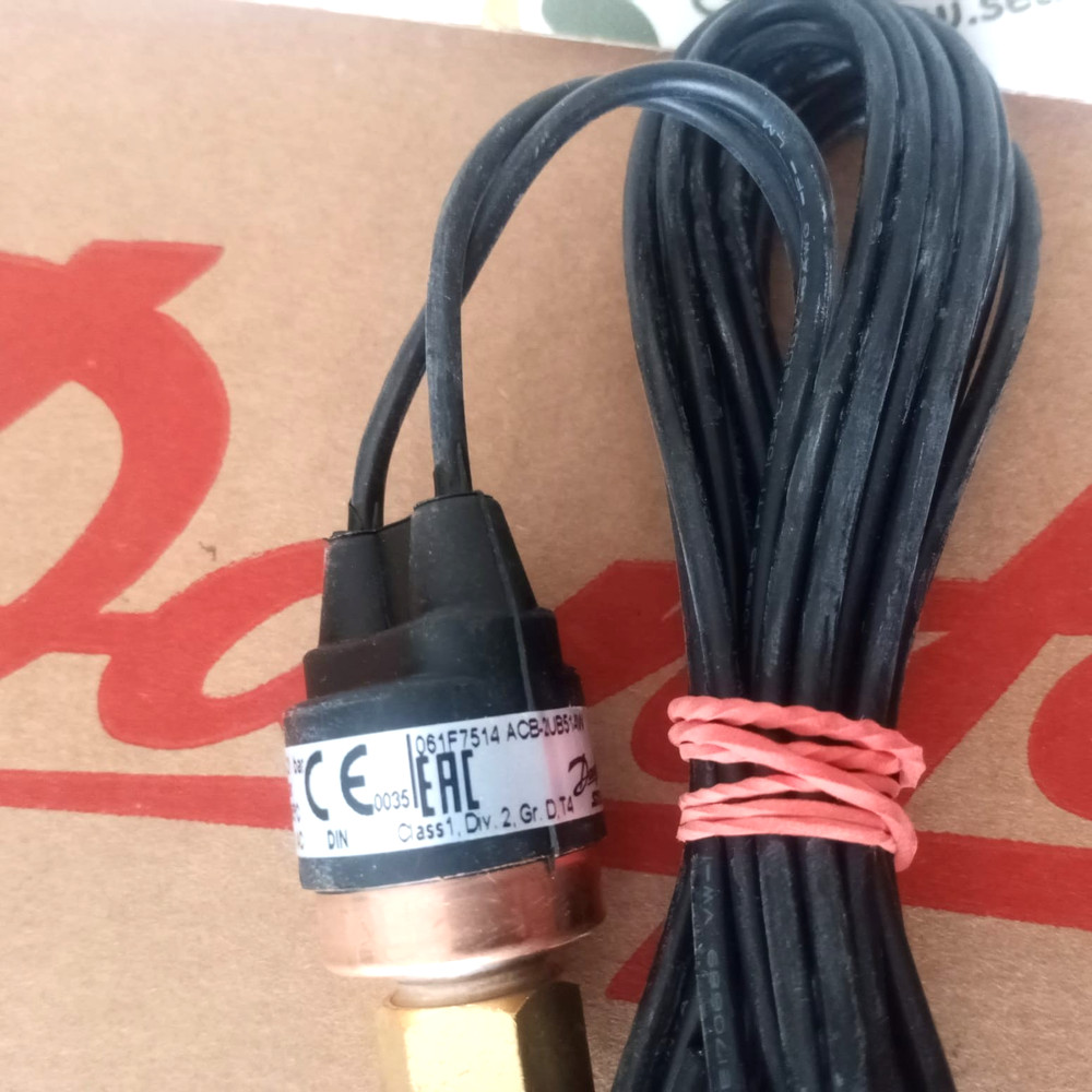 2PCS LOT- Danfoss 061F7514 Cartridge pressure switch,ACB, 28.00bar, 21.00bar-NEW