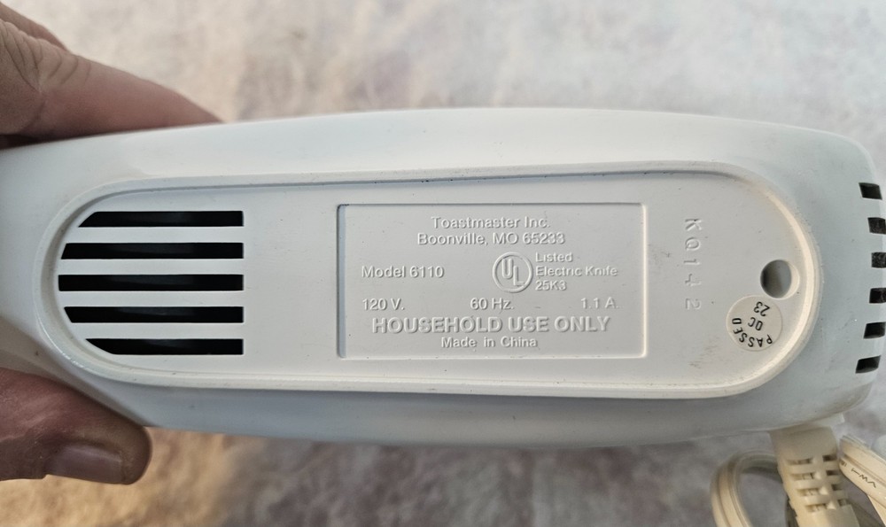 TOASTMASTER 6110 ELECTRIC KNIFE Working Nice Condition