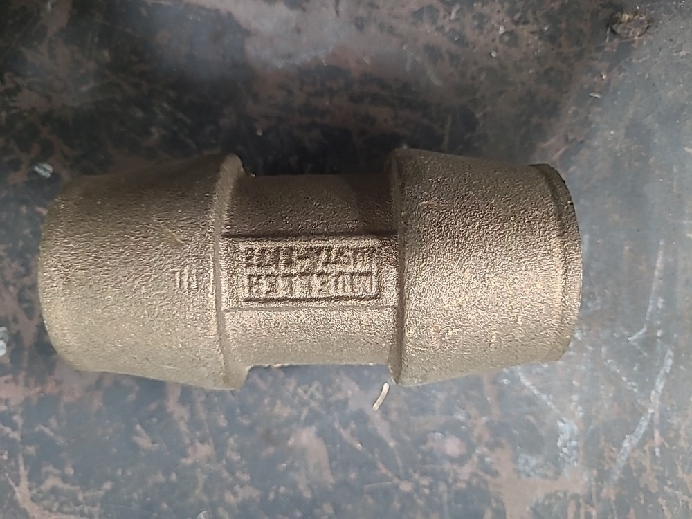 Mueller Insta-tite 1  1/4 Coupler