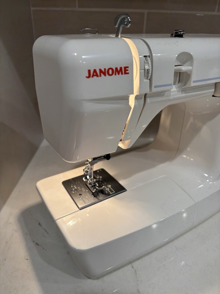 Janome Harmony 1017 Sewing Machine 2005...MUST SEE!