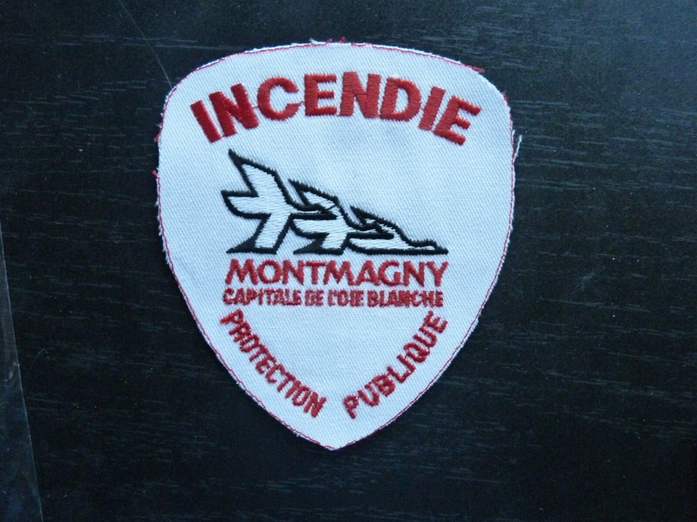VINTAGE FIRE DEPT MONTMAGNY QUEBEC  CREST PATCH BROAD