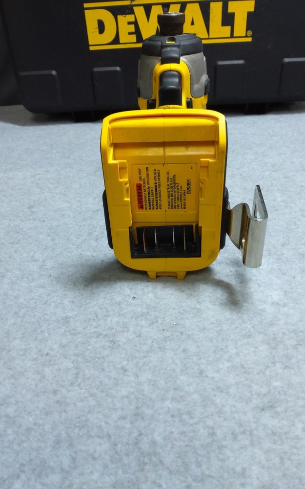 Dewalt DCF887 1/4" Cordless Impact Driver In Case