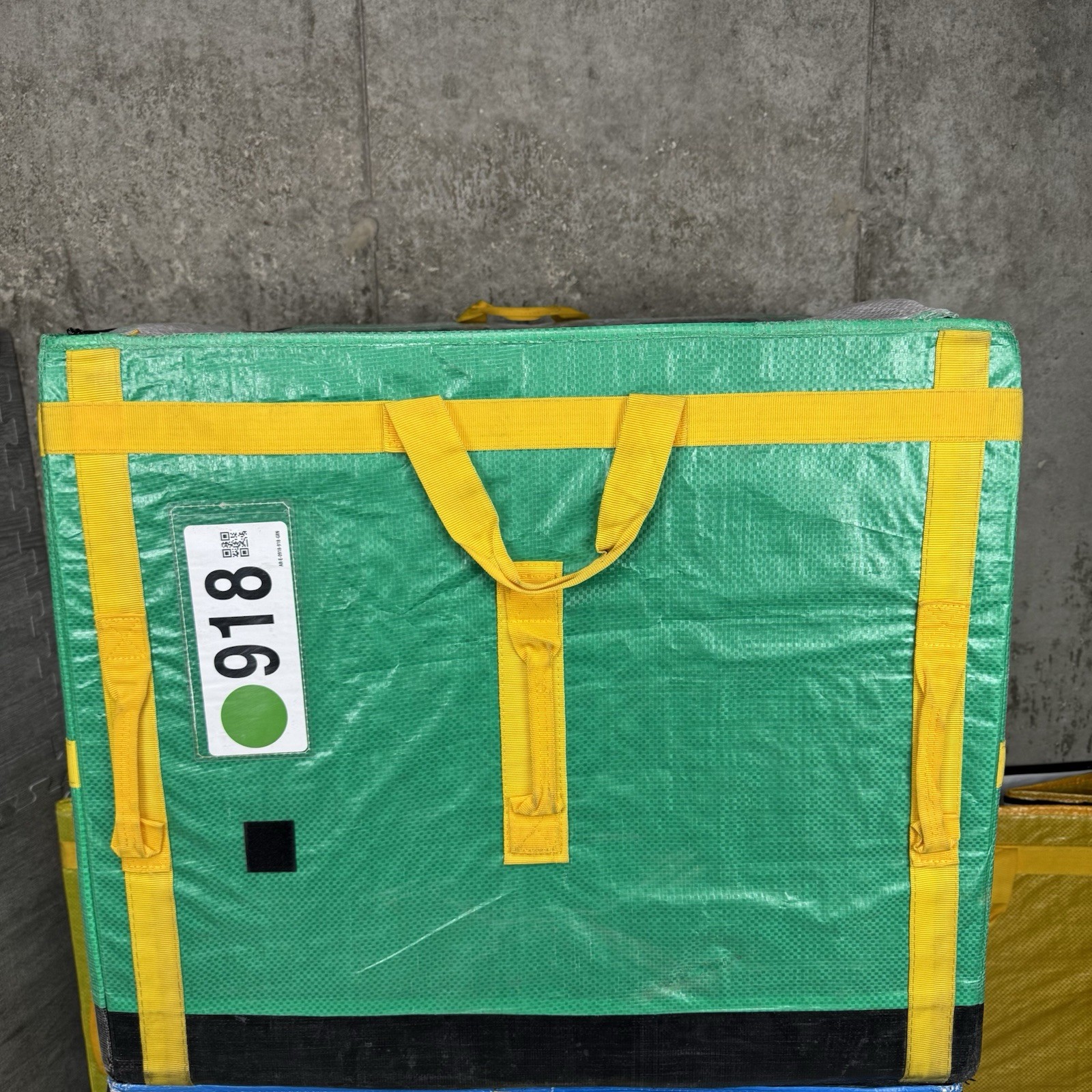 (2) AMAZON COURIER LARGE DELIVERY STORAGE BAGS 28x23x20 *2 TOTE LOTS* BUY BULK!