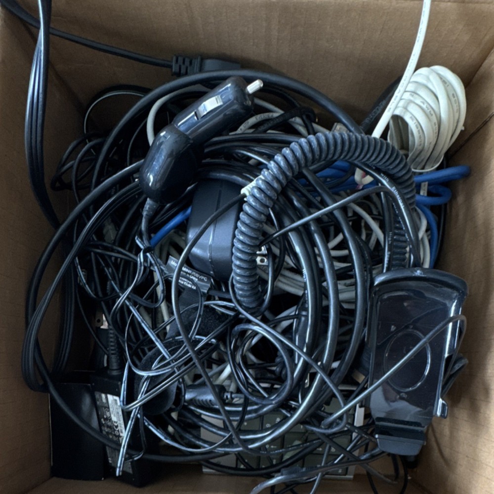 Verizon Mixed Lot USB Interface Cables, Chargers, Adapters & Accessories