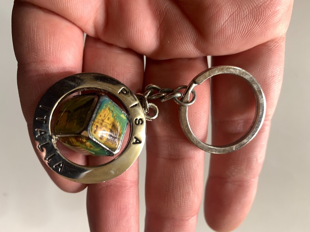 KEYRING SOUVINIR NUT PISA ITALY