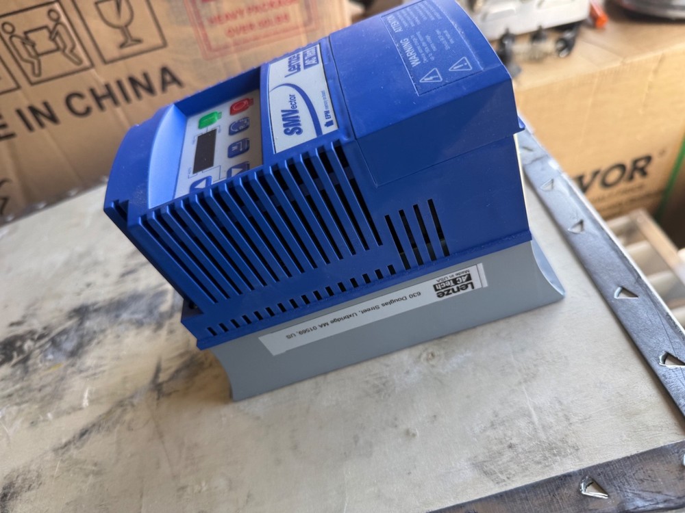 LENZE AC TECH ESV 152N02YXB