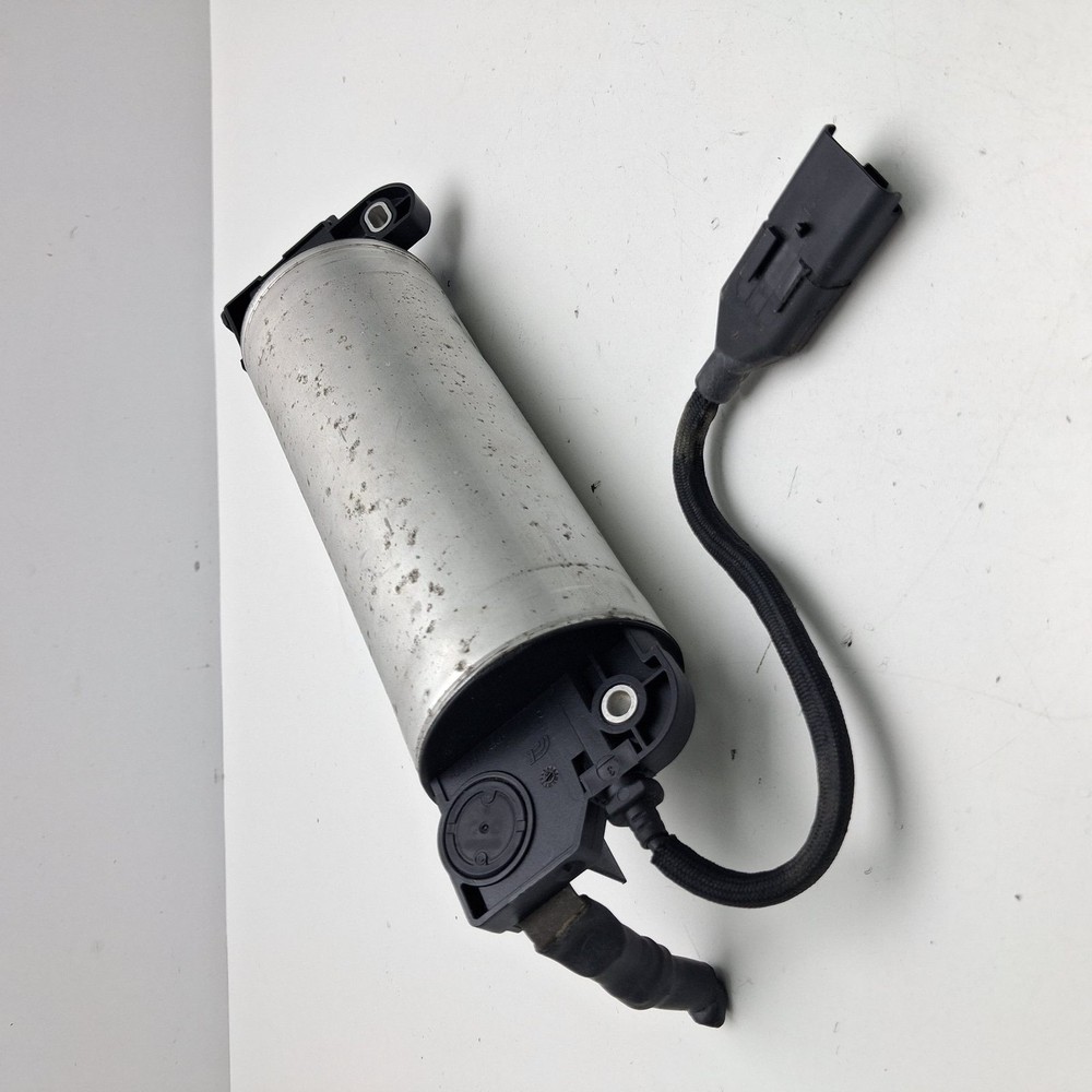 2016-2018 Cadillac CTS Capacitor Assembly 23176212