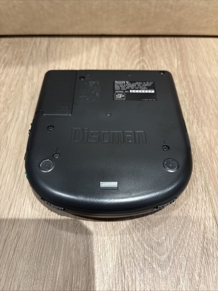 Sony Discman D-111 Discman CD Compact Disc Player 1992 CIB & Tested