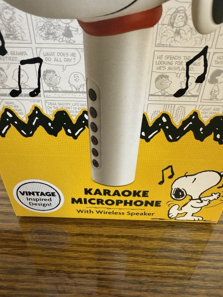 Peanuts Snoopy Bluetooth Karaoke Microphone Wireless Speaker NEW