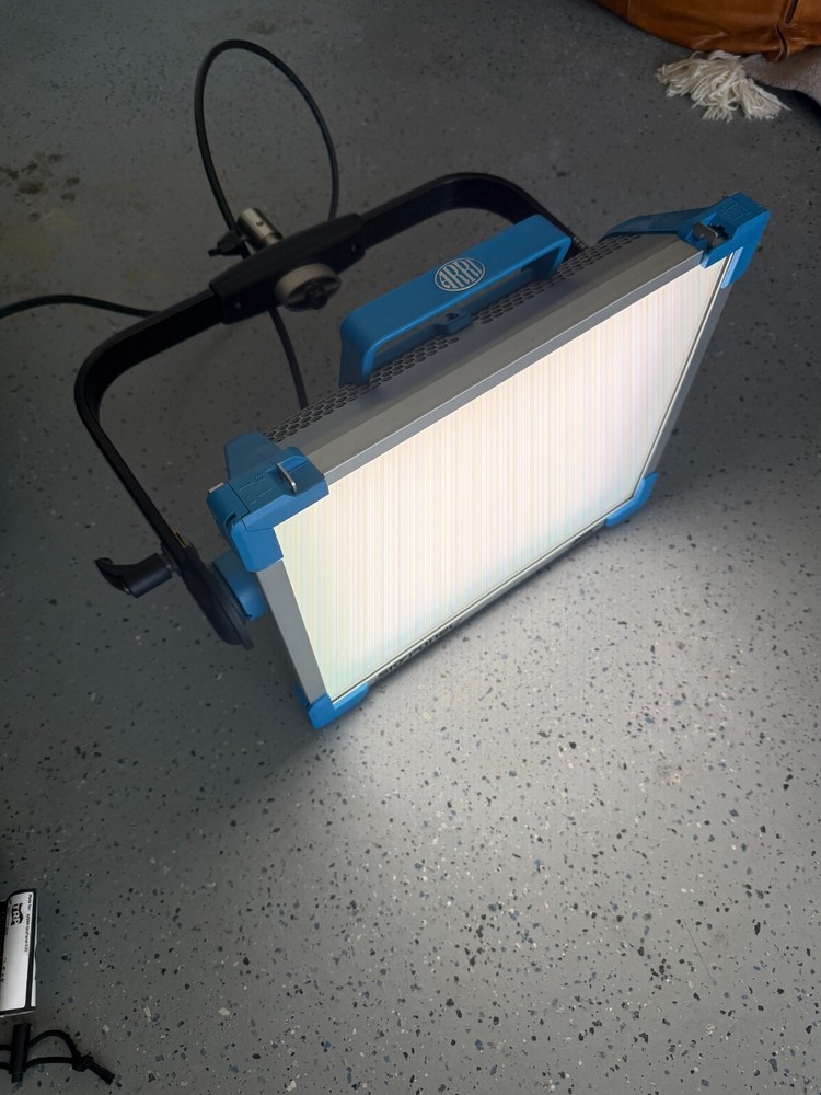 ARRI SkyPanel S30 Basic LED Kit + 40° Grid Wheeled Custom Jason Case VERY CLEAN!