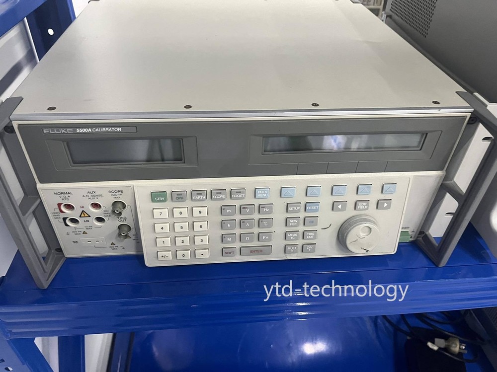 FLUKE 5500A Machine Calibrator FLUKE 5500A FLUKE 5500A/