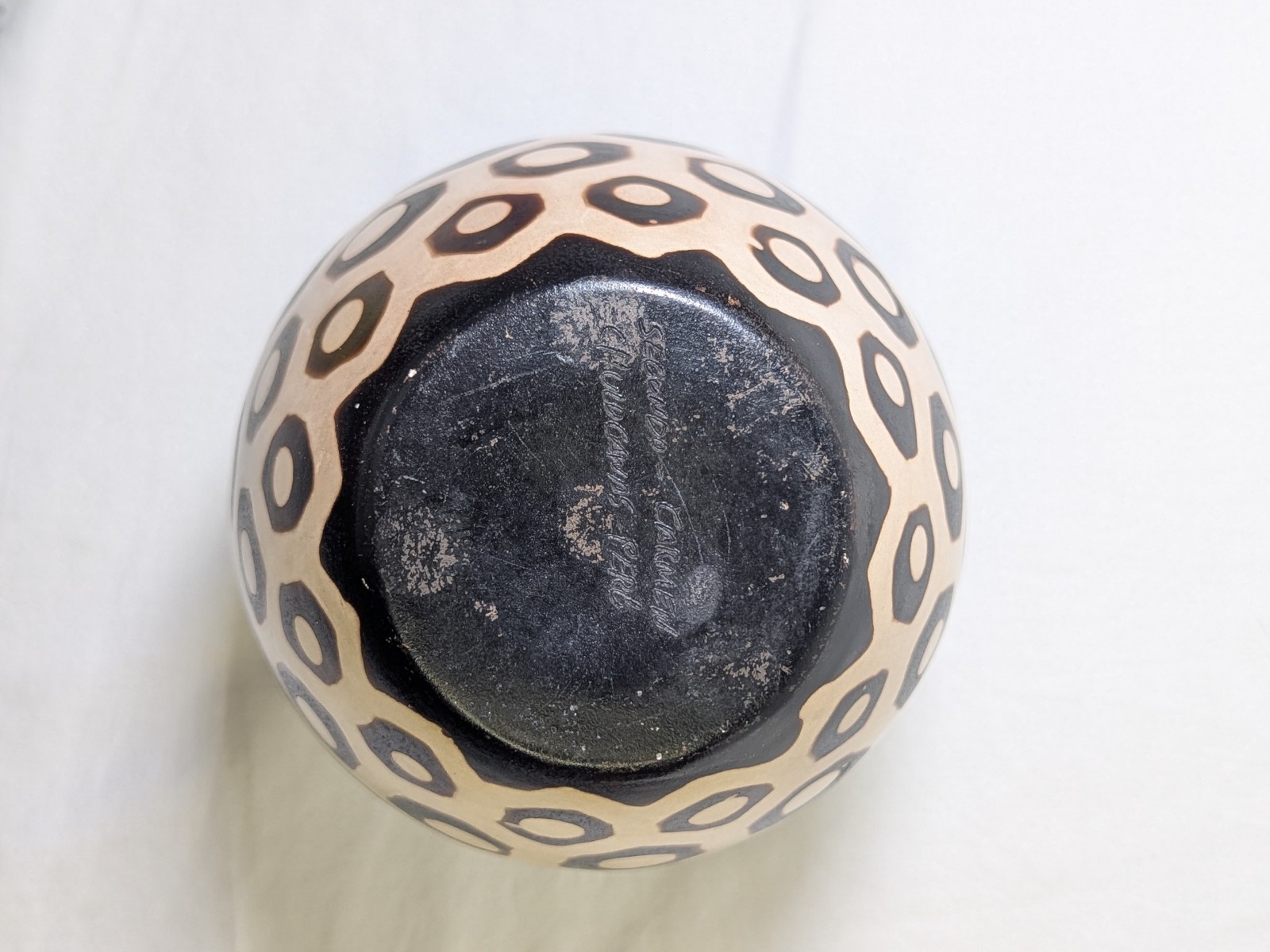 Segundo Carmen Chulucanas Peru Art Pottery Vase Signed Geometric Black Cream 6"