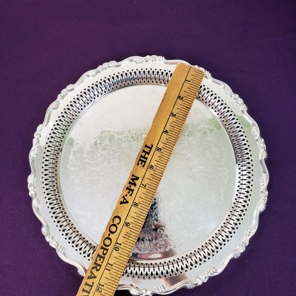 Oneida Georgian Scroll Silverplate Pierced Round Tray 12.5" Original Box