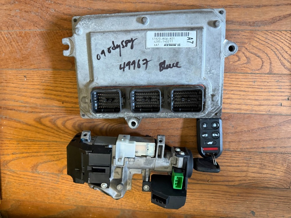 2009 HONDA ODYSSEY OEM Engine Computer Module ECM RGW-A01 Ignition Switch & Key