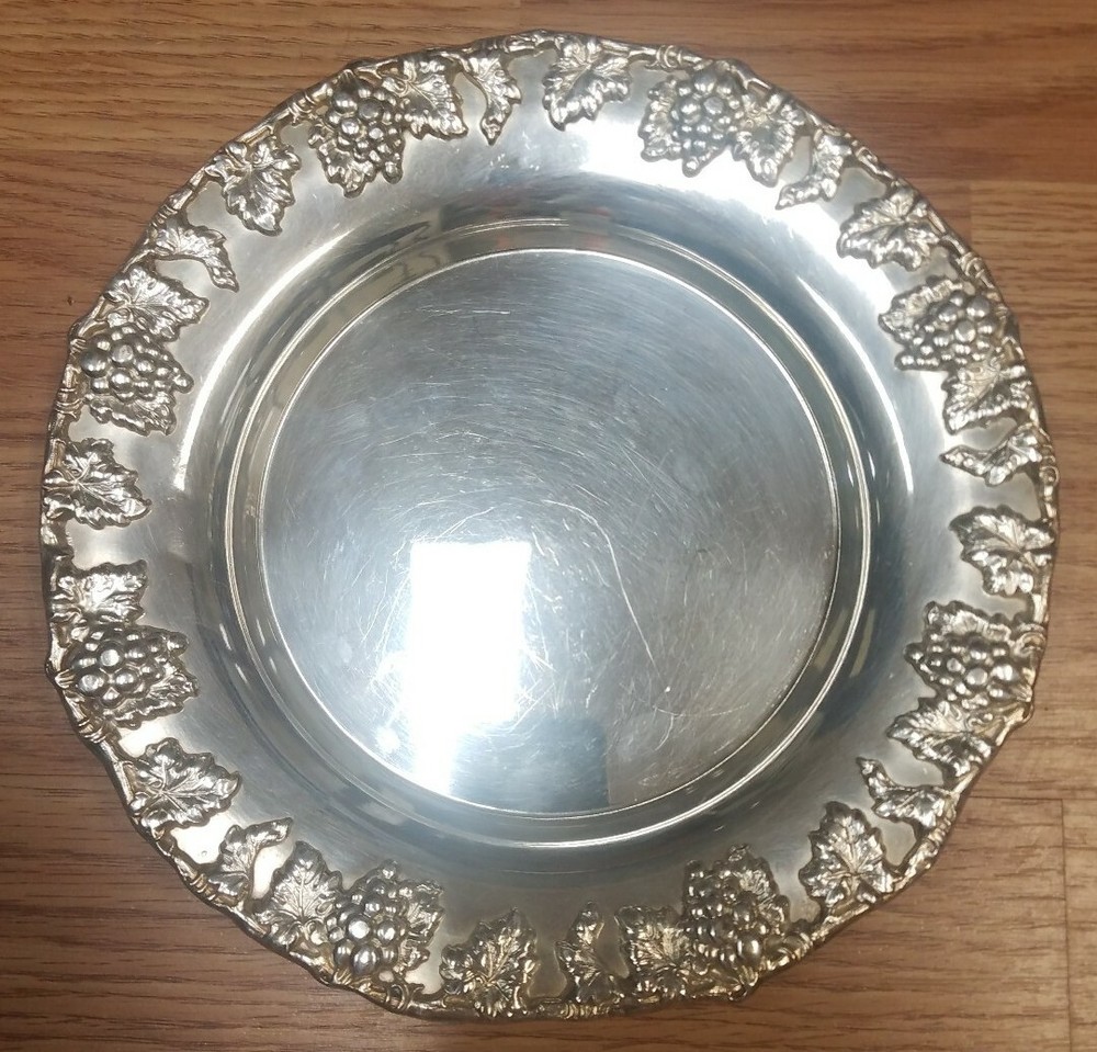 SET OF 12 SILVER GRAPE PATTERN SIDE PLATES HALLMARKED