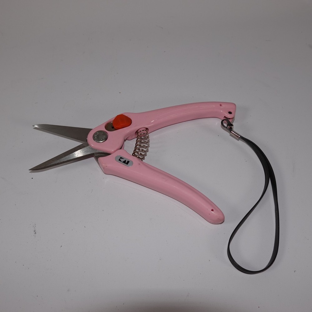 KAI Pink Shears Scissors Cutters