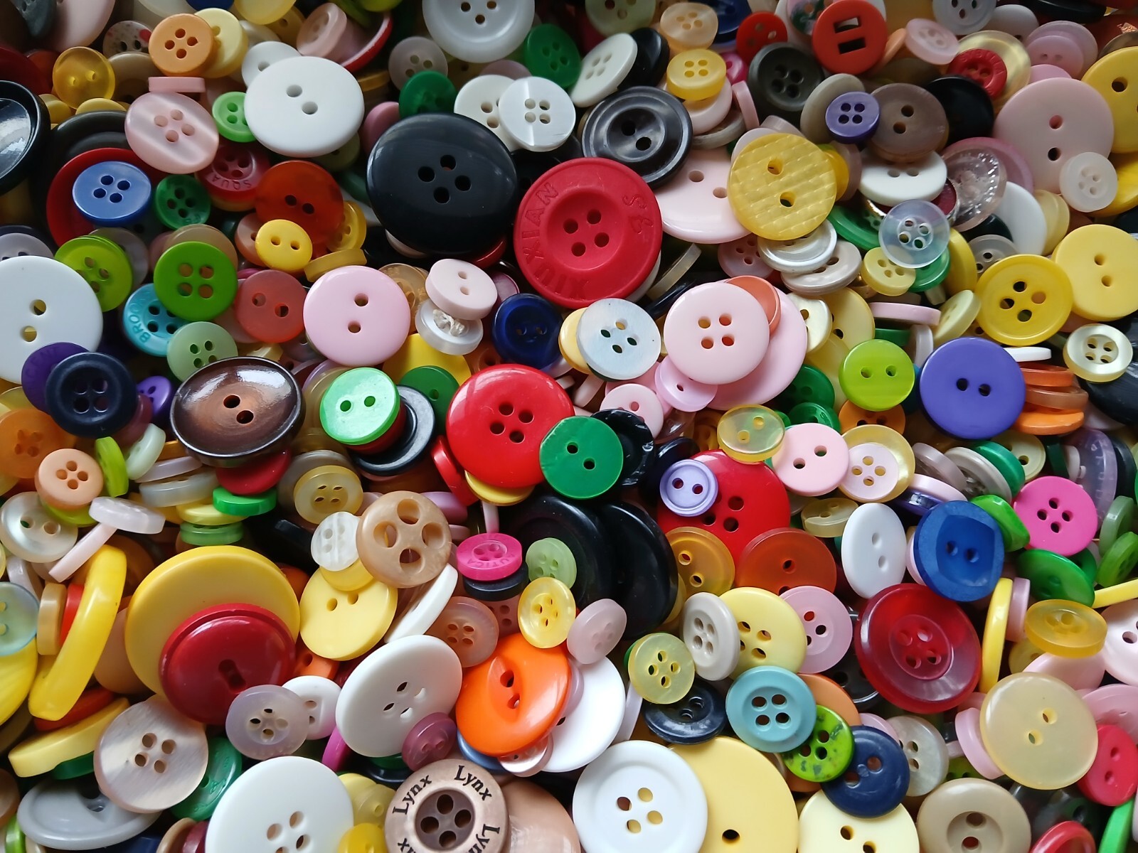 1000, 500, or 200 Sewing Buttons: Assorted Mix of New and Vintage