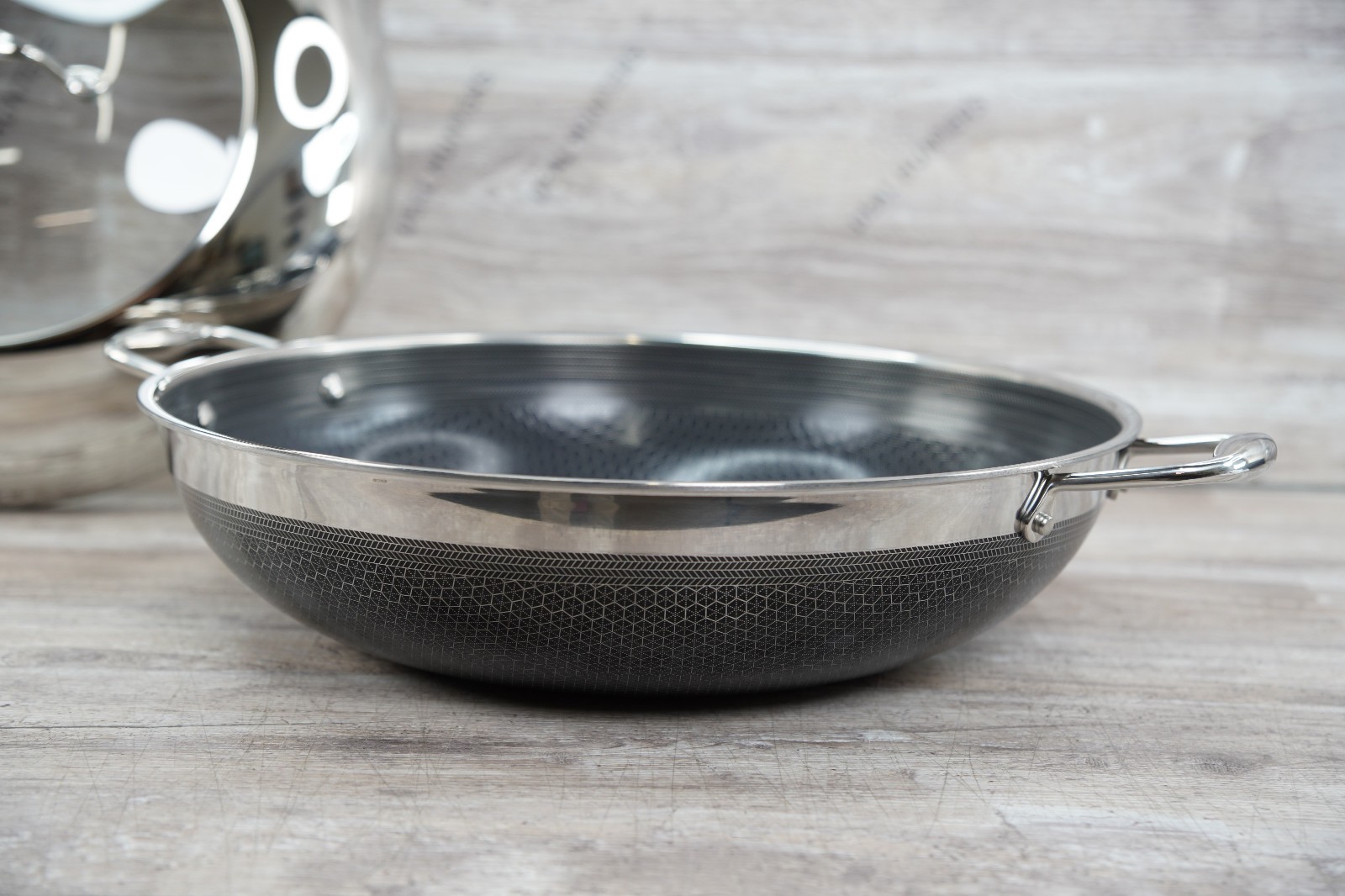 HexClad Hybrid Nonstick 14" Inch Wok W/ Stainless Steel Lid #7551