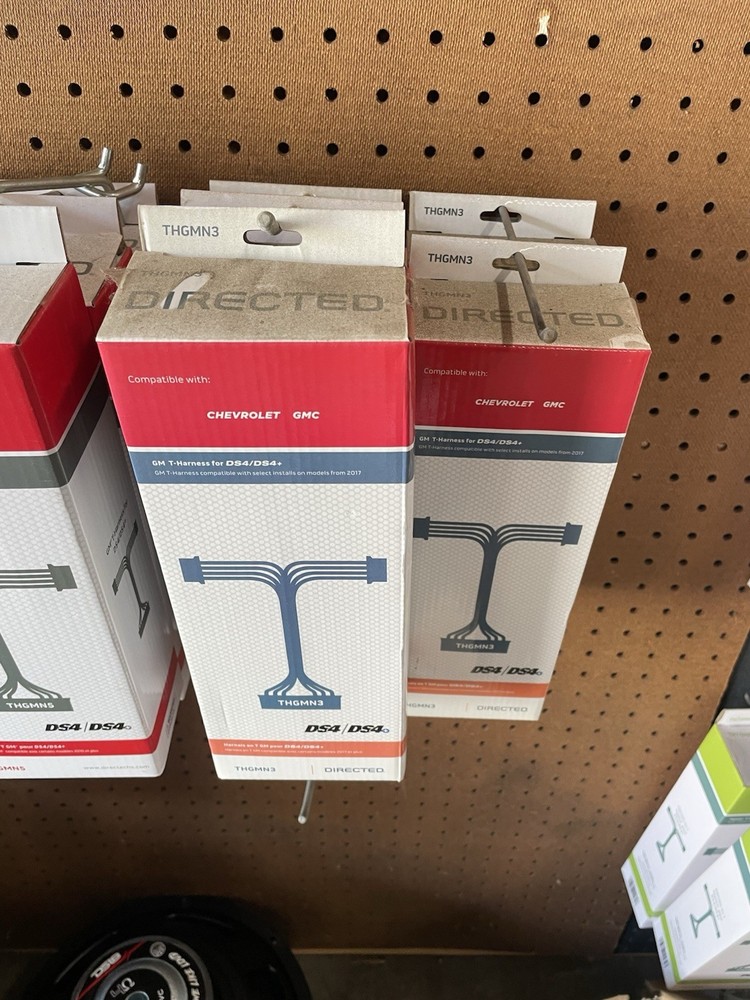 Directed DS4 T-harness THGMN3