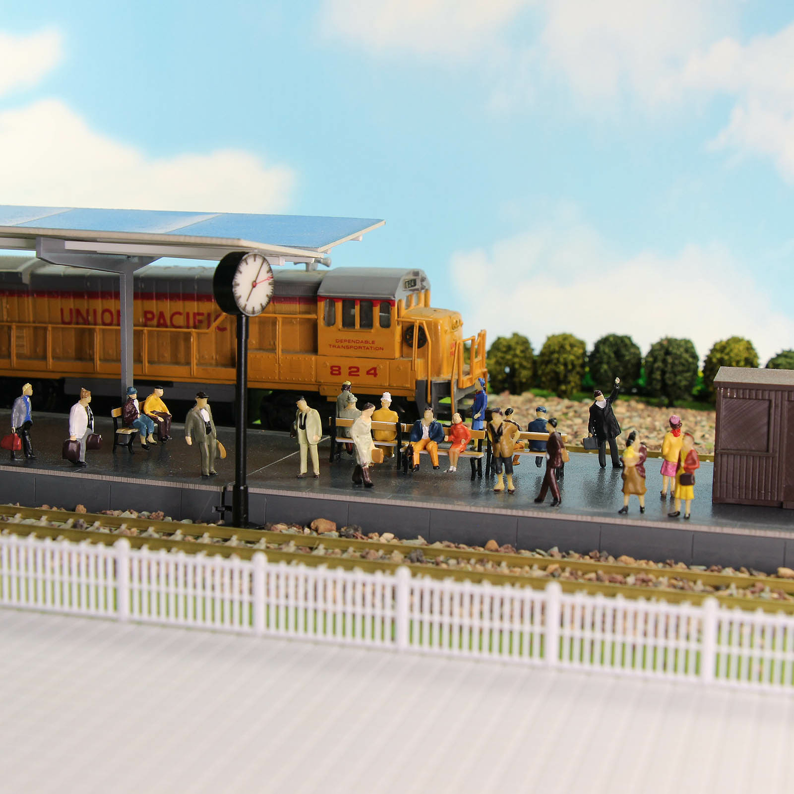 100pcs HO Scale Seated Standing People 1:87 Figures Passenger 50 Different Poses