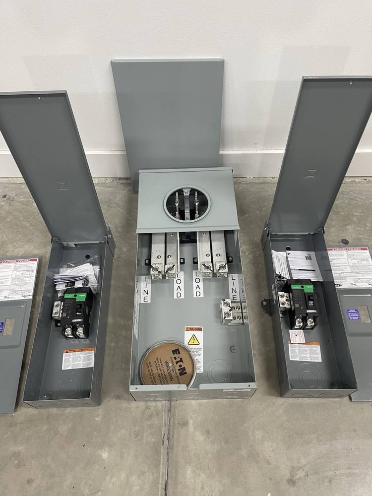 400 / 320 Amp Meter Base / Socket Bundled w/ 2 200A Main Breakers / Discounnects