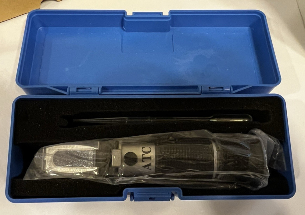 Portable Refractometer ATC LEC115 New in Case & Box