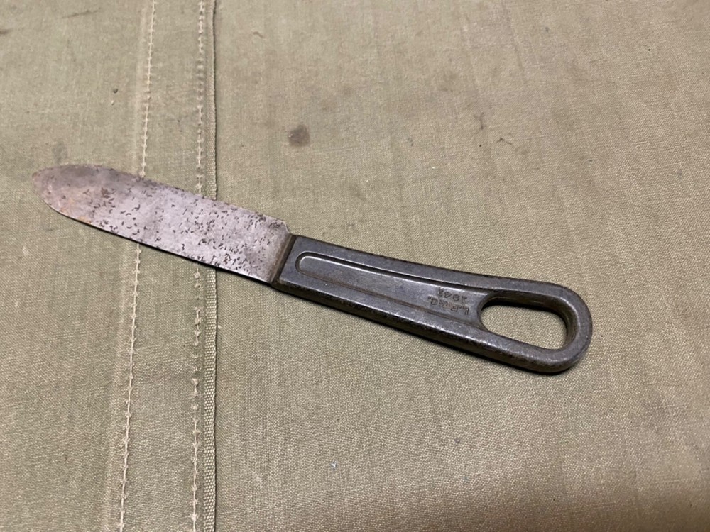 ORIGINAL WWII US ARMY MESS KIT KNIFE UTENSIL-EARLY WAR, BLACK HANDLE, DATED:1941
