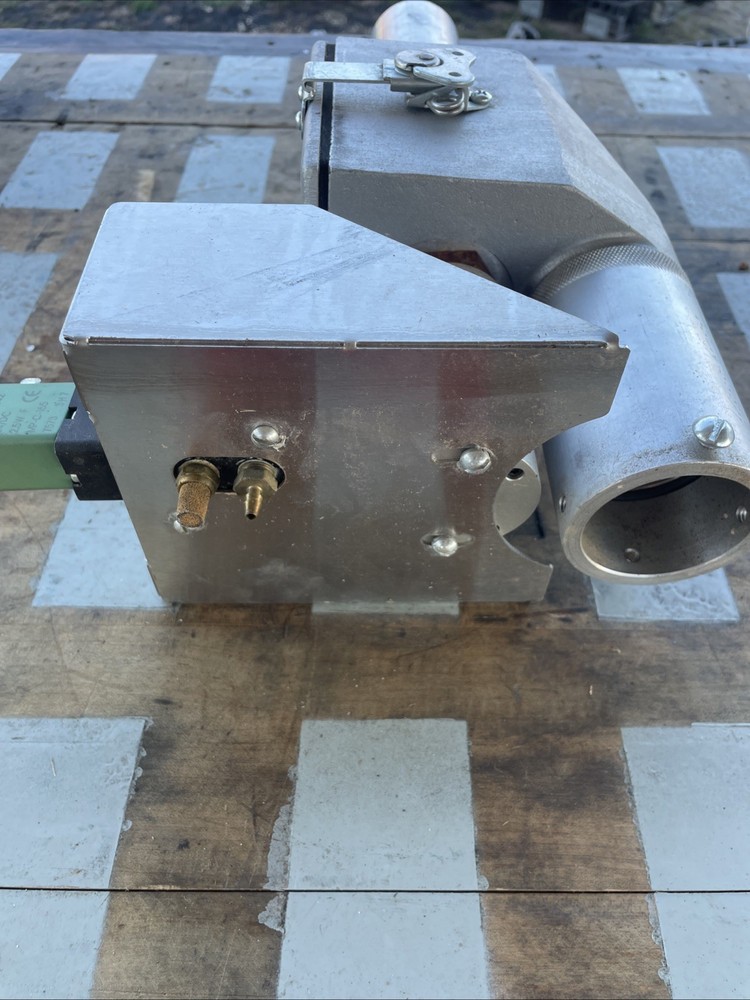 CONAIR MODEL CV 2 24VDC 0.2 FLA material Hopper