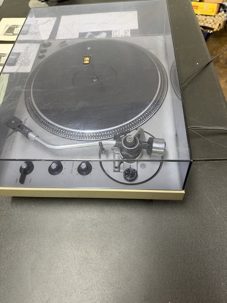 Vintage Technics SL-1650 Direct Drive Automatic Turntable Stacking Spindle READ