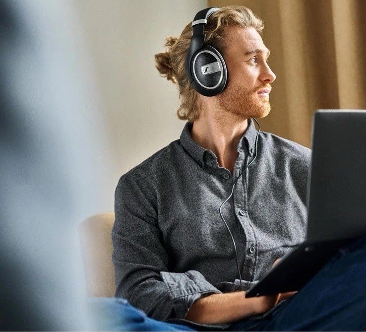 Sennheiser HD 599 - Open Headphones, Special Edition, Black, Wired