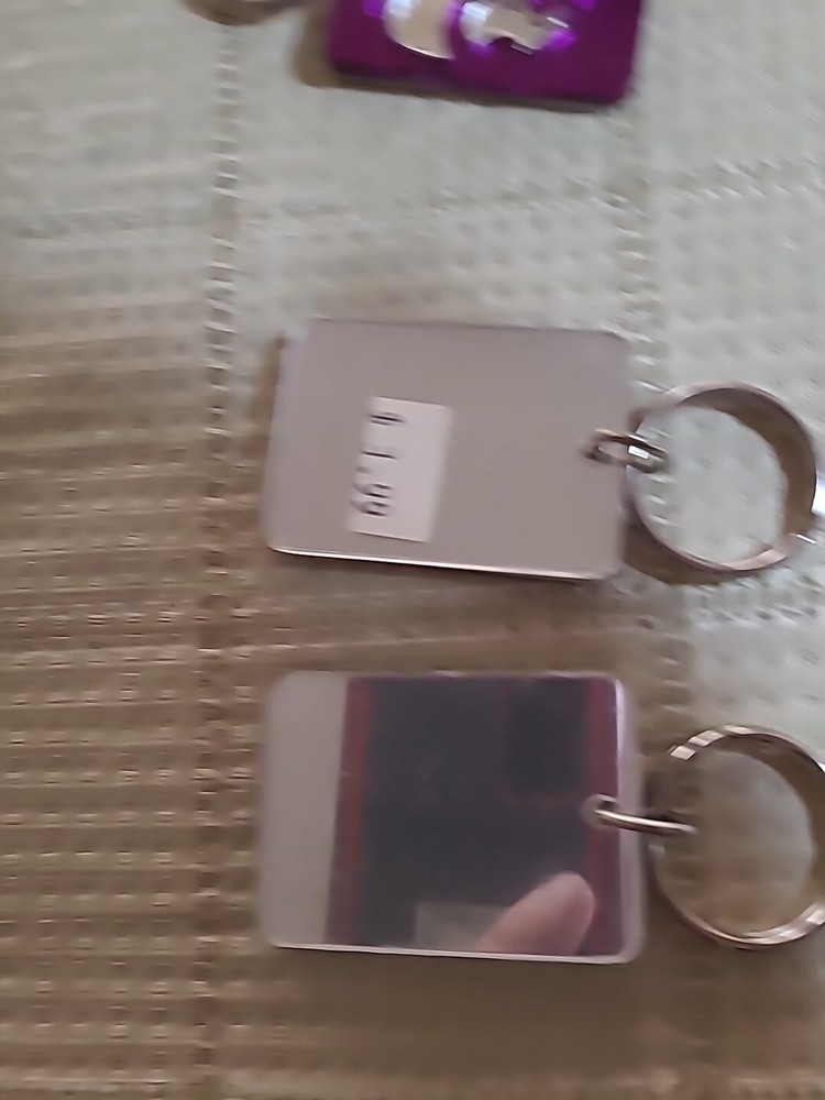 THREE LIONS KEY CHAINS WITH MIRROR ON BACK