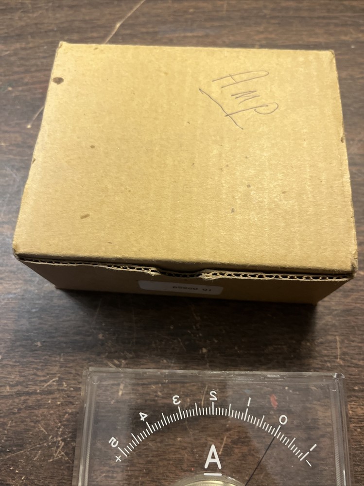 Uchida Class 2.5 DC Amperes Meter —Vintage