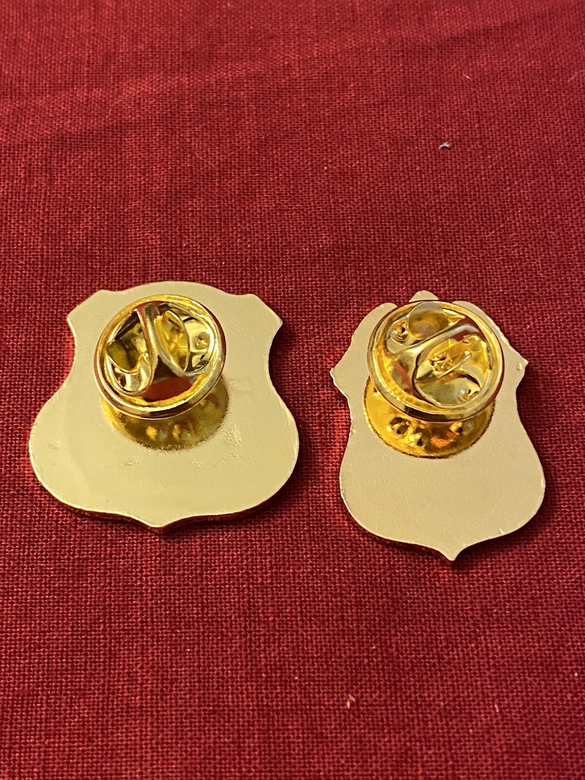 US SECRET SERVICE PINS - USSS SPECIAL AGENT & UD BADGE PINS / LOT OF TWO