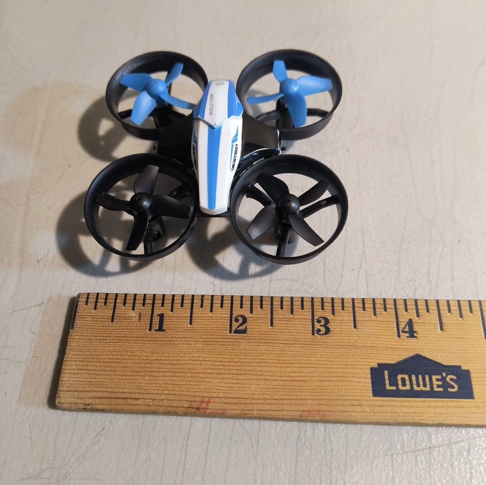 Holy Stone HS210 Drone Auto Hovering 3D Flips 2 Batteries/Charger/Remote