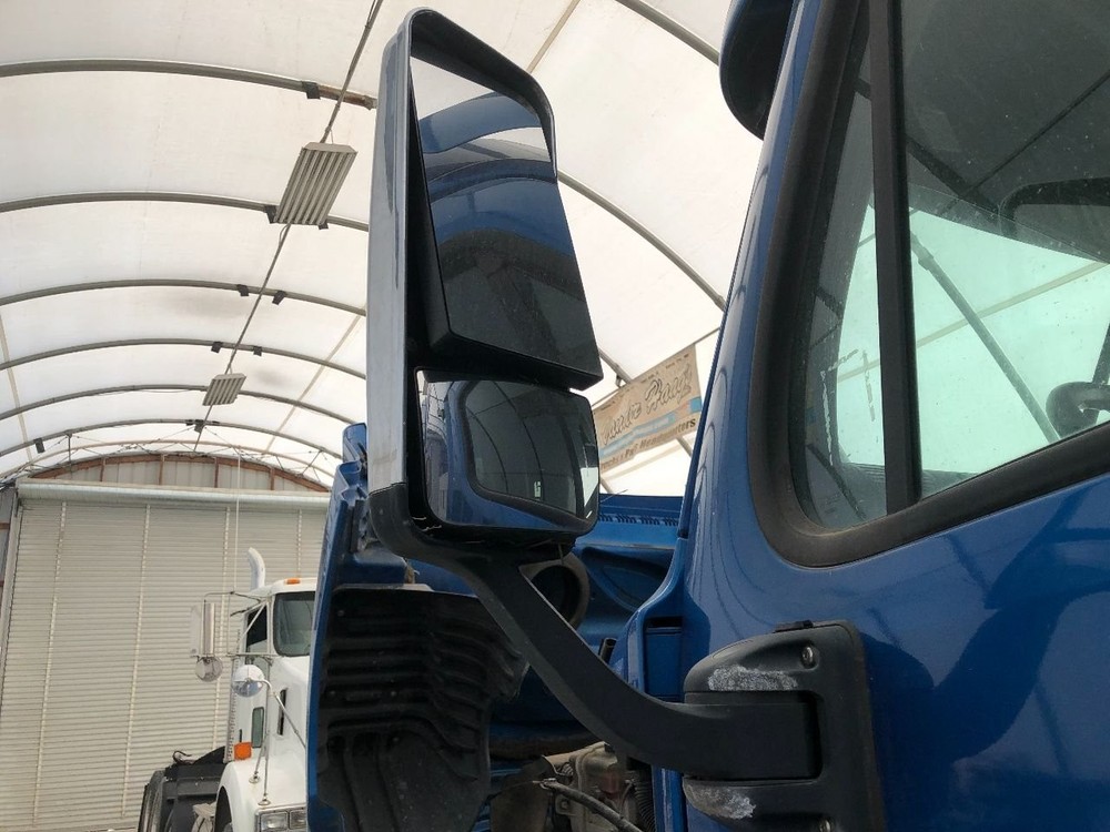 2008-2020 Freightliner CASCADIA POLY/CHROME Left/Driver Door Mirror - Used