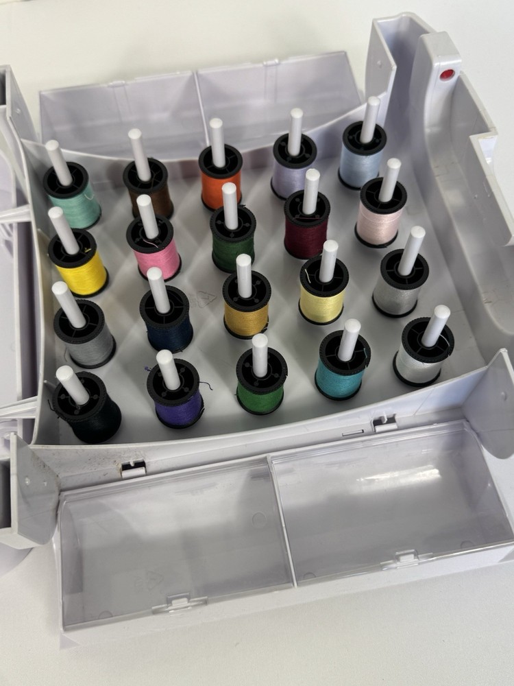 Singer Sew Essentials Storage Case Box Sewing Portable Organizer Includes Yarn