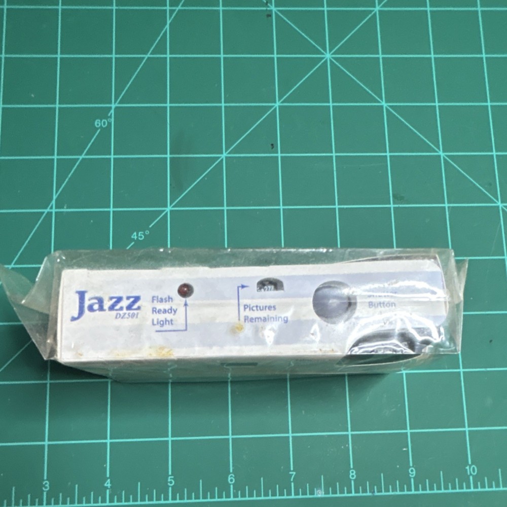 Jazz DZ501 35mm Single Use Camera Built-in Flash 27 Exposures White