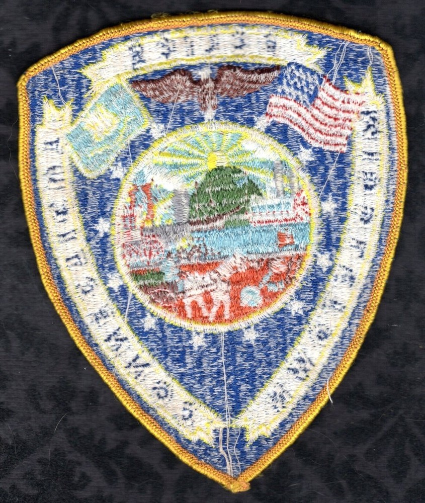 Middletown Connecticut Police Shoulder Patch -- Guarantee 100% Authentic