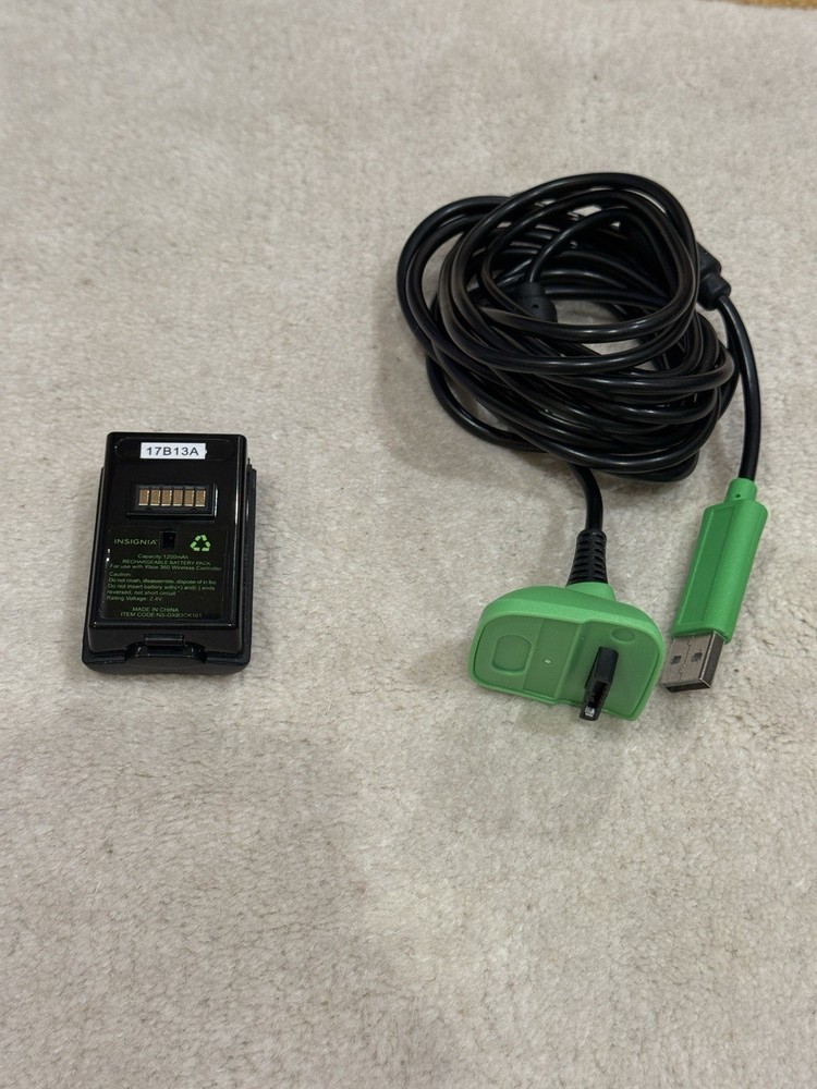 Insignia Play & Charge Kit For Microsoft Xbox 360