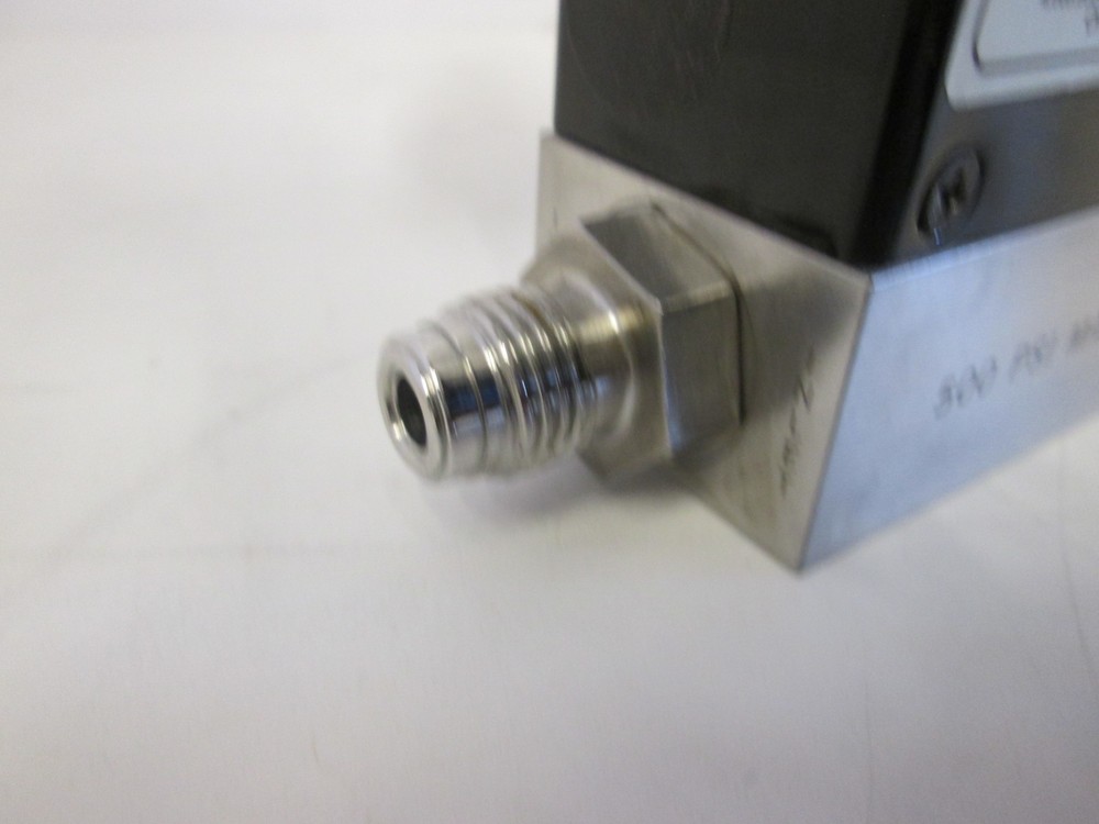 Unit Instruments, UFC-1100A, Mass Flow Controller, 10 SLM, H2, Used