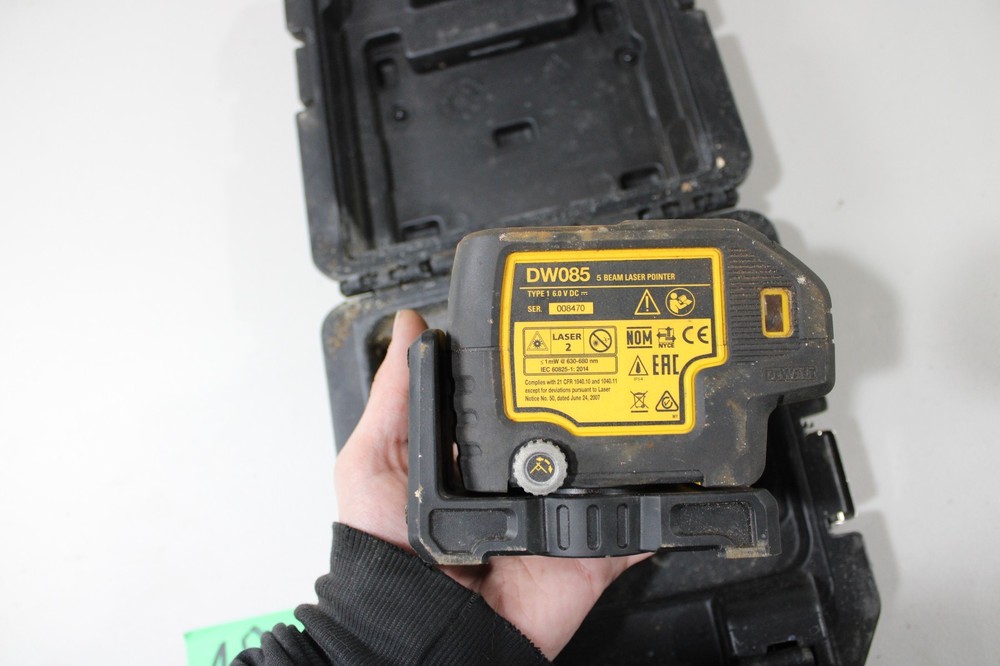 DeWALT DW085 5-Beam Self-Leveling Laser Pointer With Case Jobsite Construction
